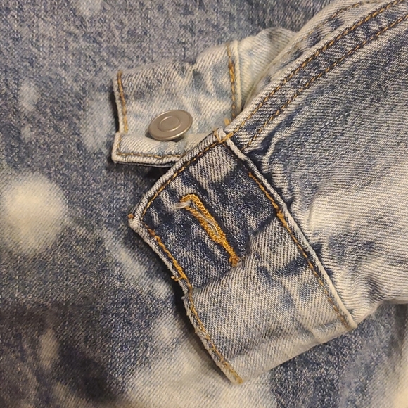 Unveil Bleach Washed Jean Jacket - Picture 7 of 16